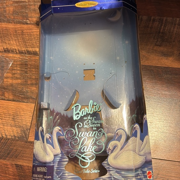 Swanlake Barbie - Picture 7 of 7